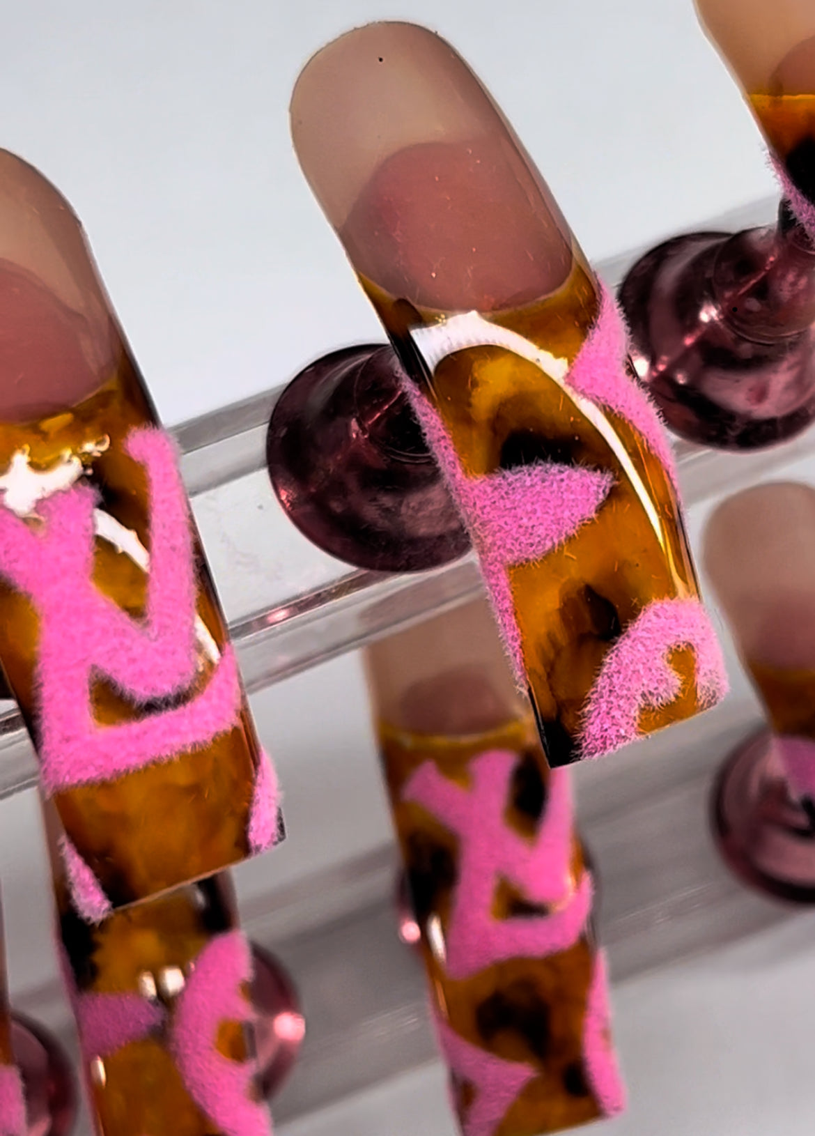 LV Fluff Nail Set